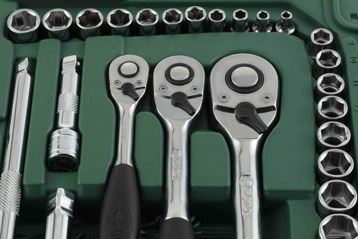 Τρεις καστάνιες SATA 1/4", 3/8" και 1/2" με καρυδάκια και προεκτάσεις